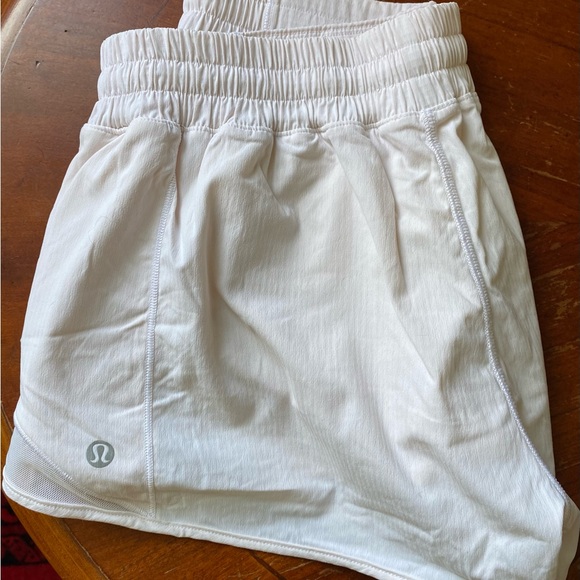 Lululemon White Athletic Shorts size 8 - Picture 2 of 12